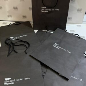 Sacola Papel Kraft 180gr Preta Alças Cordão Nylon Ssacmb