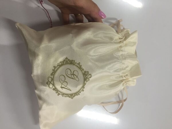 Chinelo Rasteirinha Tira Dourada e Sola Borracha Schinelo - Image 5