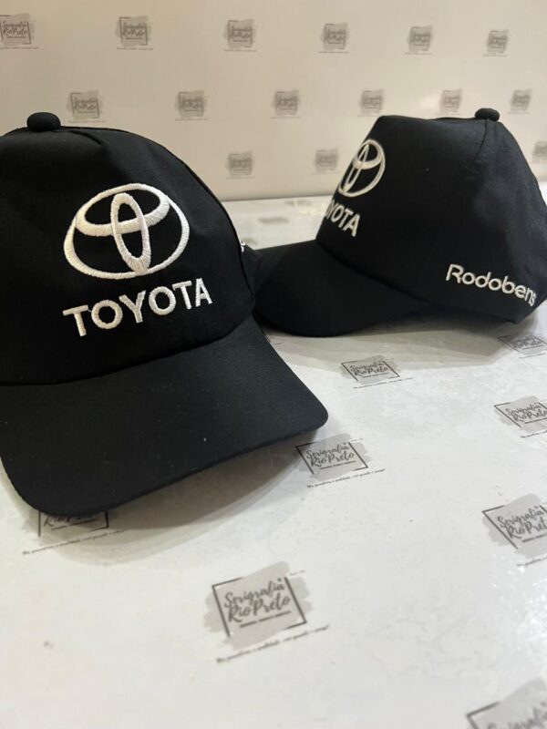 Boné em Brim Bordado Modelo Americano Sbone
