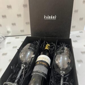 Kit Executivo com Vinho 750ml e Duas Taças de Cristal 580ml Gravados a Laser em Caixa Cartonada Box Skitvinho