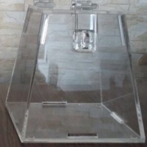 Urna de Promoções Acrílico Cristal 2mm Pirâmide Fecho para Cadeado Surna