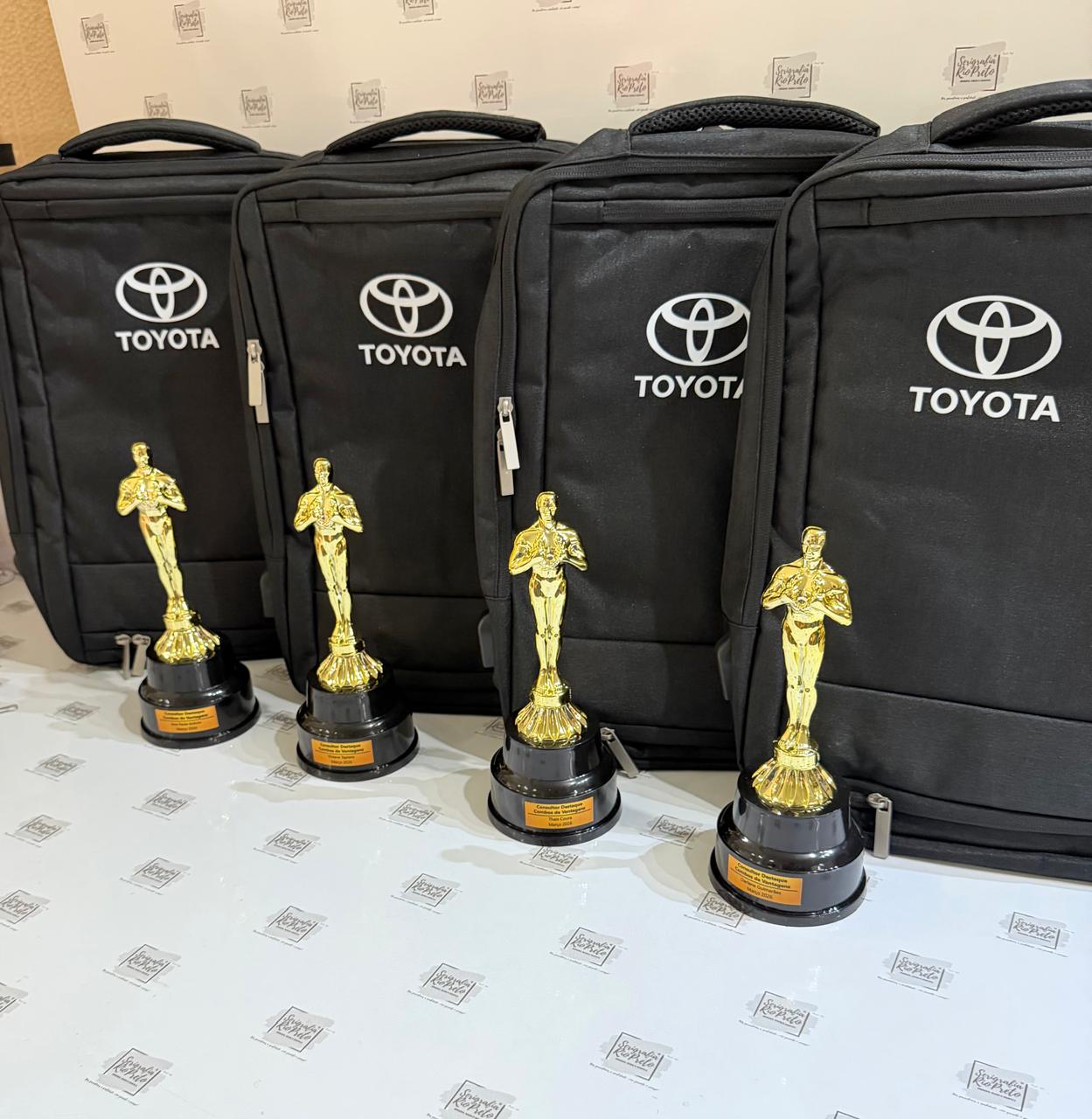 Troféu Oscar Modelo Similar a Estatueta Tam. Altura 23cm altura 23cm Personalizado com Tag 5x2cm Strofeuoscar - Imagem 16