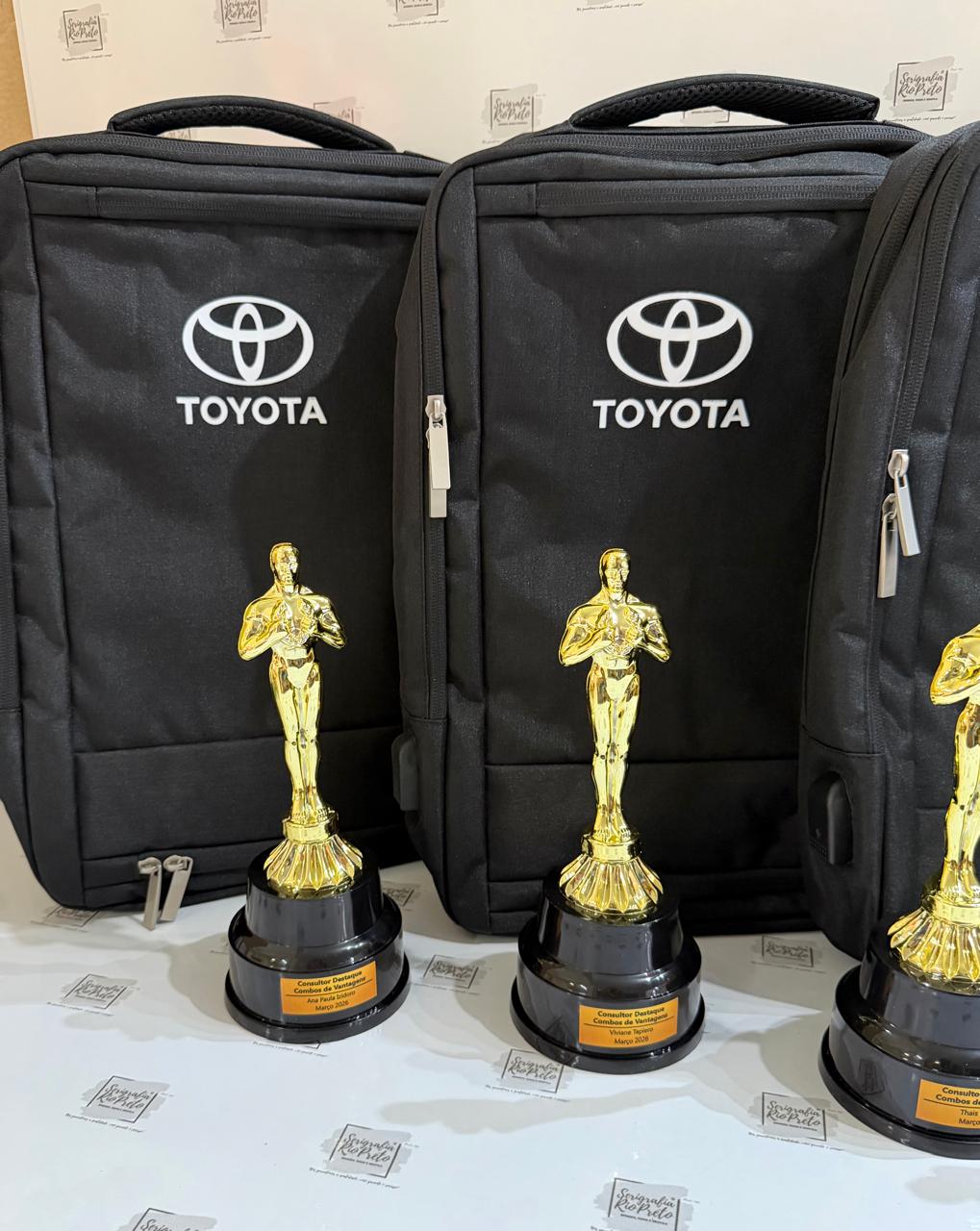 Troféu Oscar Modelo Similar a Estatueta Tam. Altura 23cm altura 23cm Personalizado com Tag 5x2cm Strofeuoscar - Imagem 17