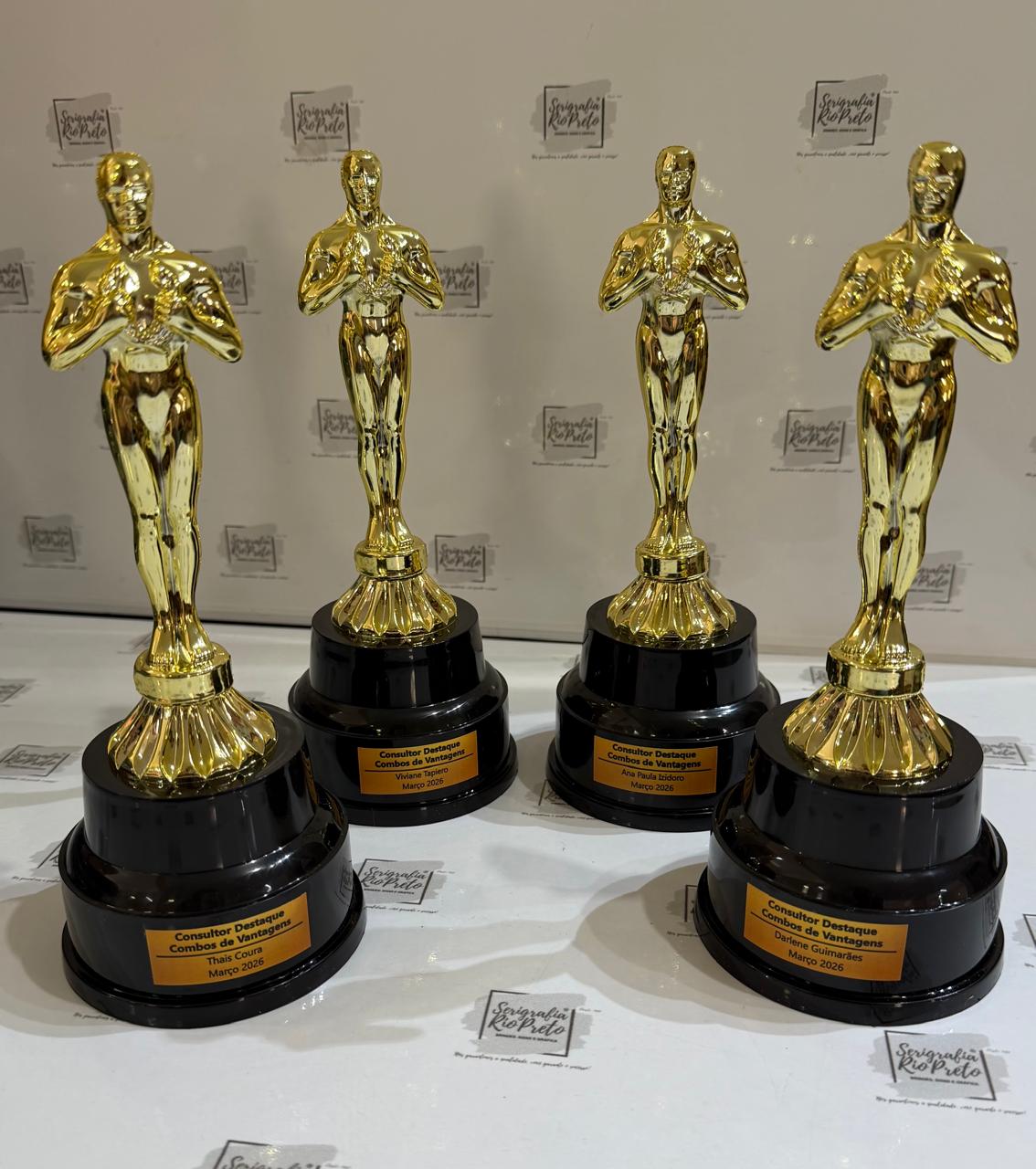 Troféu Oscar Modelo Similar a Estatueta Tam. Altura 23cm altura 23cm Personalizado com Tag 5x2cm Strofeuoscar - Imagem 4