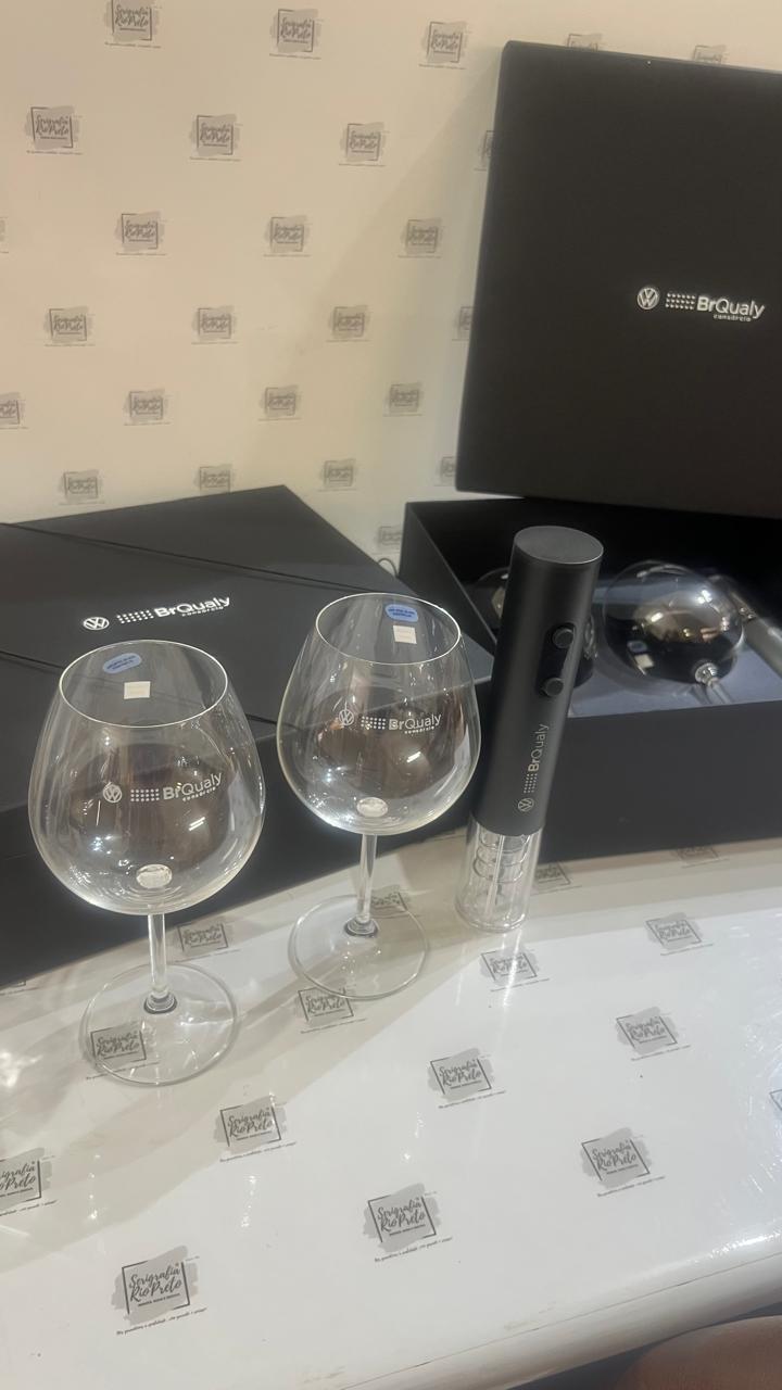 Kit Executivo Vinho Duas Taças Cristal Bordeaux 650ml e Abridor de Vinho Elétrico em Caixa Cartonada para Presente Box Skitvinho - Imagem 12