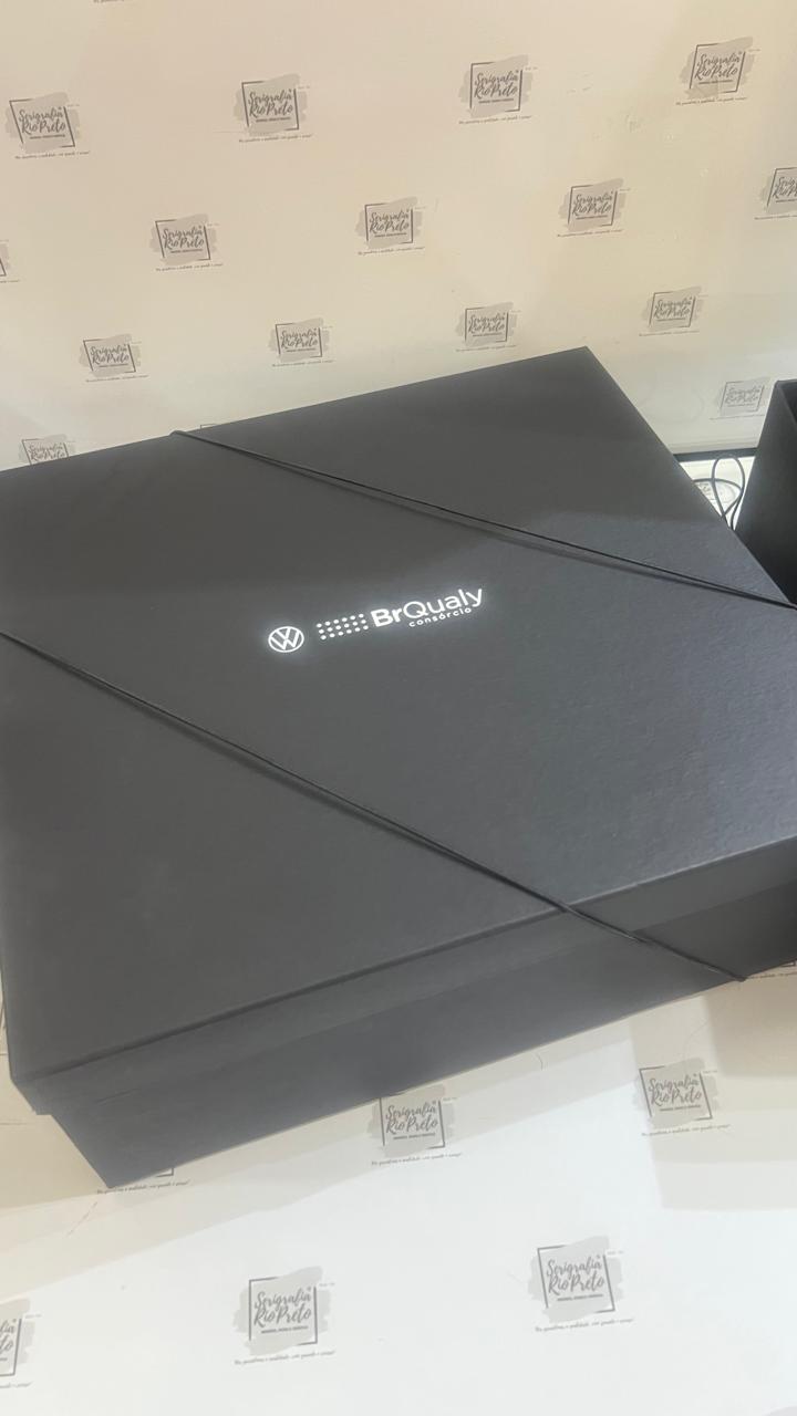 Kit Executivo Vinho Duas Taças Cristal Bordeaux 650ml e Abridor de Vinho Elétrico em Caixa Cartonada para Presente Box Skitvinho - Imagem 4