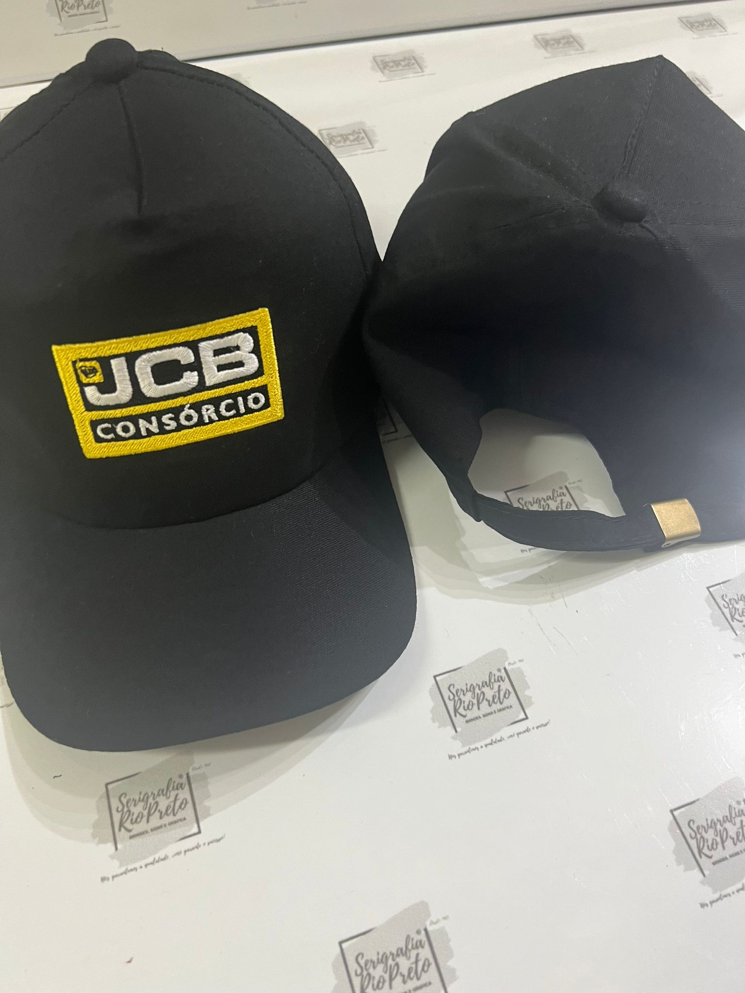 Boné Premium Brim Bordado Alto Relevo Regulador de Tecido com Presilha Metalica Sbone - Imagem 10