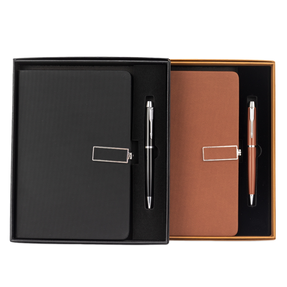 Conjunto Executivo Caderno Moleskine A5 Couro Sintetico 120f Fecho Magnetico e Caneta Metalica com Estojo Presente S71551